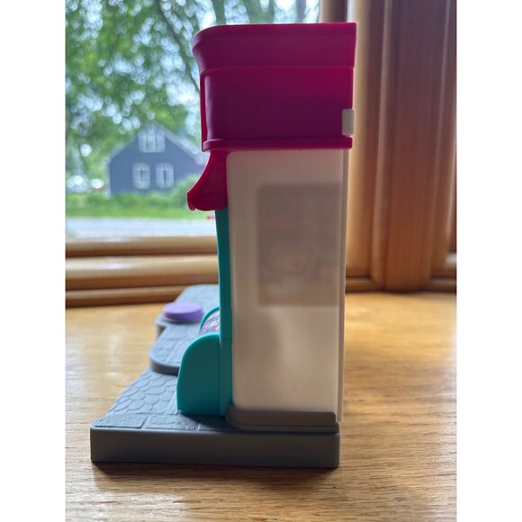 Fisher Price Little People Barbie City Adventures Cafe Playset - Picture 4 of 6